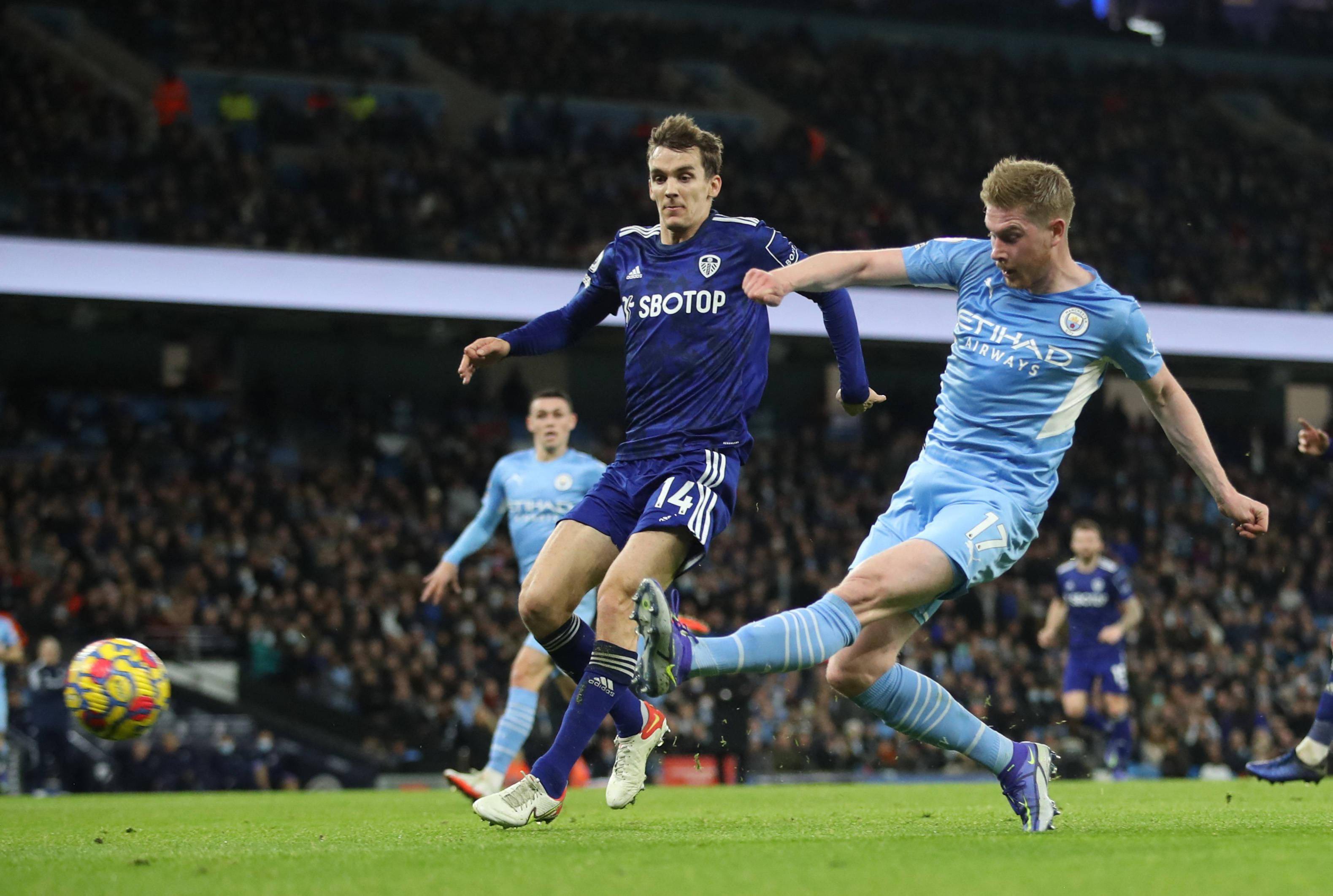 邮报：曼联拒绝了2家英超和3家意甲俱乐部对马奎尔的邀请.